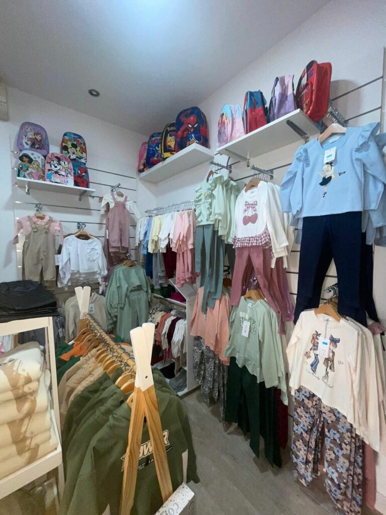 tienda de ropa de bebe y complementos
